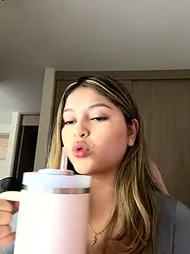 lunablossom  online show from 01/13/26, 10:15