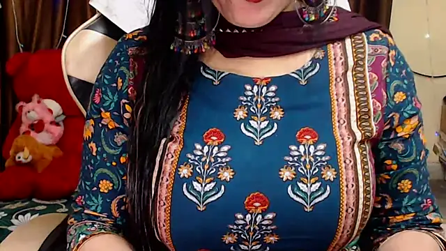 Snapshot of Naughty_Kashish chatting on 11/12/25, 06:14 Naughty Kashish online show from 11/12/25, 06:14