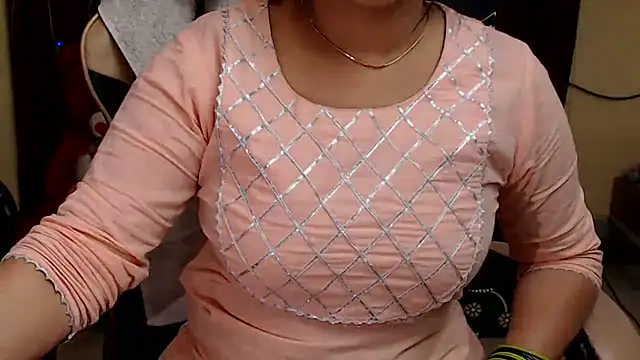 Snapshot of Naughty_Kashish chatting on 12/01/25, 07:02 Naughty Kashish online show from 12/01/25, 07:02