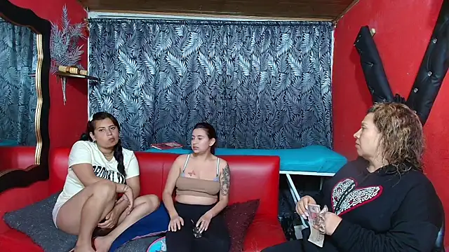 lesbiancuple online show from 02/12/25, 12:27