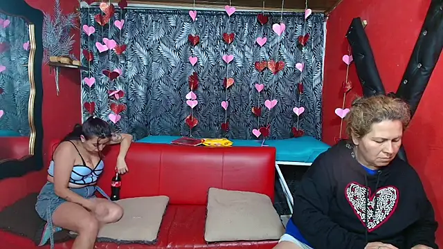 lesbiancuple online show from 02/14/25, 12:19