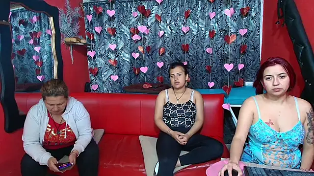 lesbiancuple online show from 02/19/25, 12:35