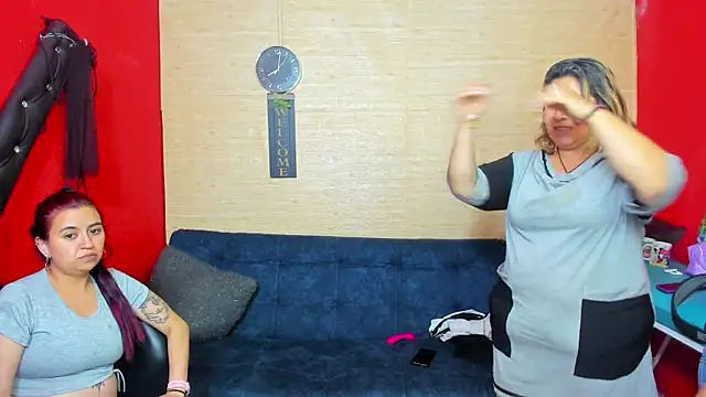 lesbiancuple online show from 09/28/25, 01:00