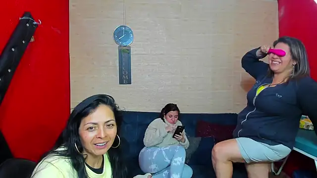 lesbiancuple online show from 11/07/25, 01:05