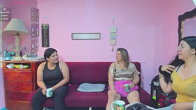 lesbiancuple online show from 11/11/25, 01:00