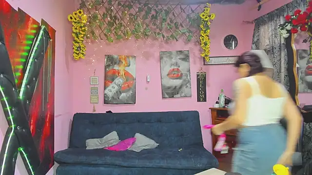 lesbiancuple online show from 04/11/26, 11:58