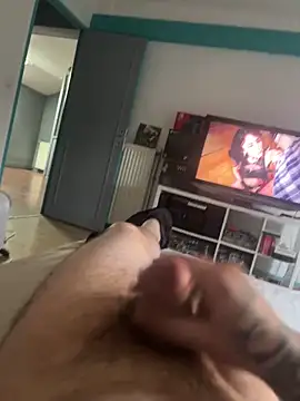 Snapshot of RenaudS-02 chatting on 04/06/26, 08:04 RenaudS-02 online show from 04/06/26, 08:04