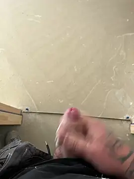 Snapshot of RenaudS-02 chatting on 04/09/26, 02:22 RenaudS-02 online show from 04/09/26, 02:22