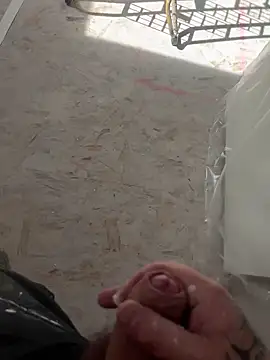 Snapshot of RenaudS-02 chatting on 04/17/26, 12:52 RenaudS-02 online show from 04/17/26, 12:52