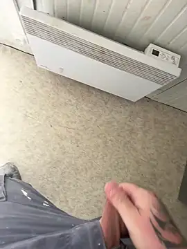 Snapshot of RenaudS-02 chatting on 04/21/26, 12:33 RenaudS-02 online show from 04/21/26, 12:33