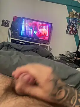 Snapshot of RenaudS-02 chatting on 04/24/26, 01:08 RenaudS-02 online show from 04/24/26, 01:08