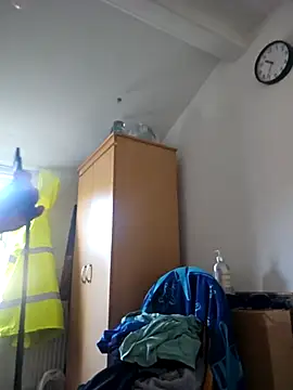 Snapshot of mario890605 chatting on 11/25/25, 10:37 mario890605 online show from 11/25/25, 10:37