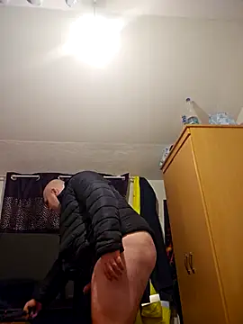 mario890605 online show from 02/23/26, 06:16