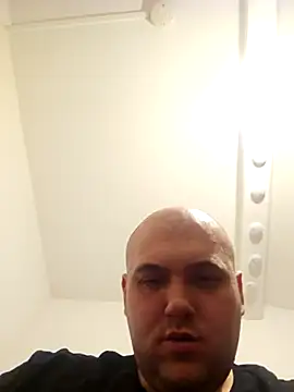mario890605 online show from 03/04/26, 10:16