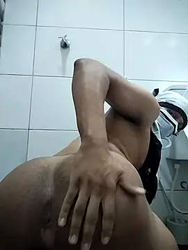 Snapshot of Rafael24445473 chatting on 10/11/25, 04:22 Rafael24445473 online show from 10/11/25, 04:22