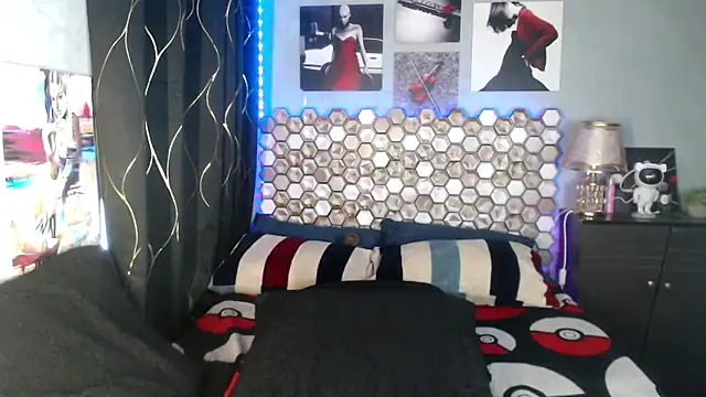 Snapshot of Hot_Metallica69 chatting on 10/12/25, 03:16 Hot Metallica69 online show from 10/12/25, 03:16