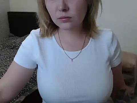Snapshot of leeilawow chatting on 05/27/26, 06:43 leeilawow online show from 05/27/26, 06:43