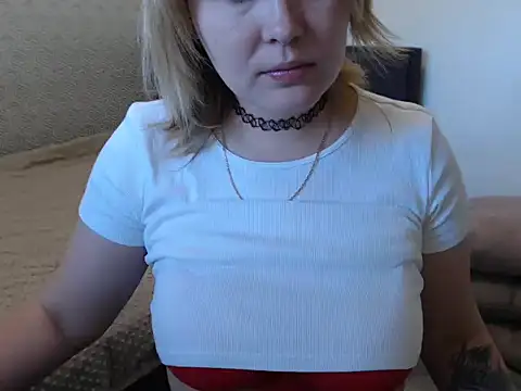 Snapshot of leeilawow chatting on 05/28/26, 06:10 leeilawow online show from 05/28/26, 06:10