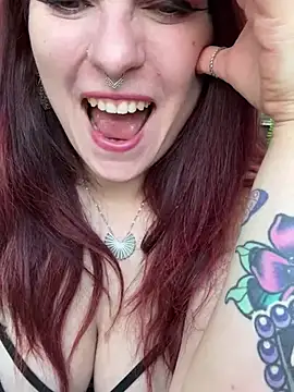 LunaMoongirl online show from 03/04/25, 01:28