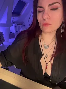 LunaMoongirl online show from 03/01/26, 03:41