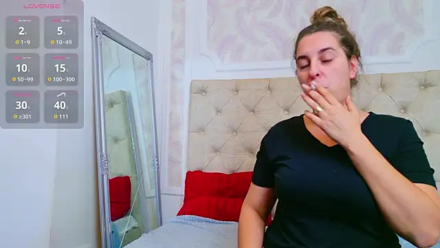 KarinaNoir online show from 09/24/25, 04:27