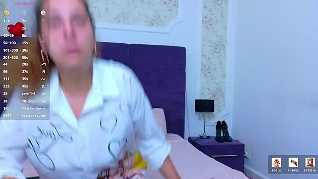 Snapshot of KarinaNoir chatting on 07/09/26, 03:54 KarinaNoir online show from 07/09/26, 03:54