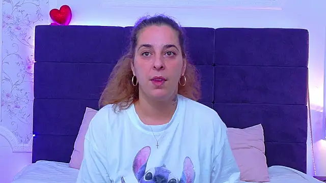 Snapshot of KarinaNoir chatting on 07/13/26, 03:53 KarinaNoir online show from 07/13/26, 03:53