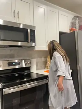 AriannaPena online show from 02/17/25, 09:03