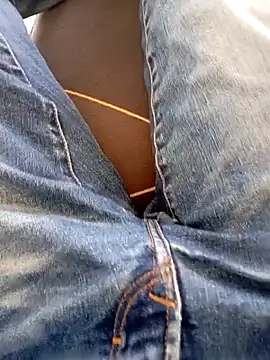 Snapshot of mickzizi chatting on 04/09/26, 07:36 mickzizi online show from 04/09/26, 07:36