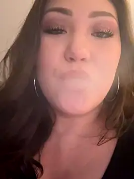 Snapshot of RosieDixx chatting on 12/04/25, 04:44 RosieDixx online show from 12/04/25, 04:44