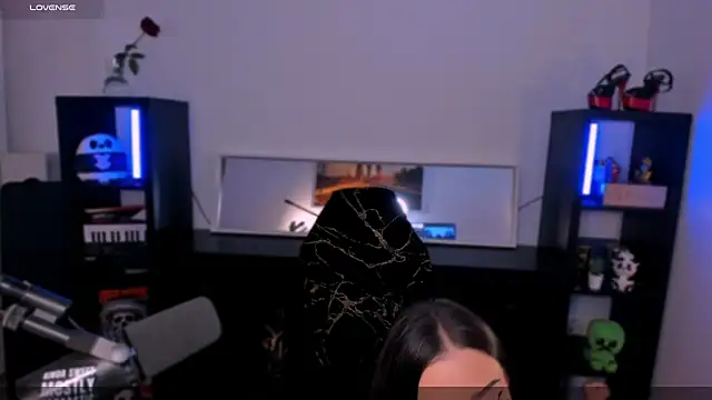 SofiRusselle online show from 01/12/26, 07:19