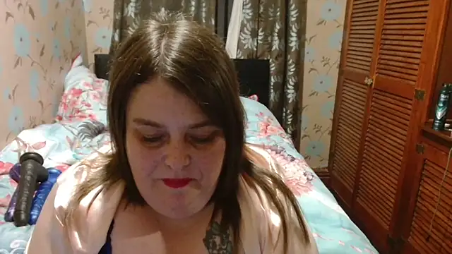 HouseWifeWhore Milf online show from 12/17/25, 07:53