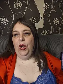 Snapshot of HouseWifeWhore_Milf chatting on 05/24/26, 10:15 HouseWifeWhore Milf online show from 05/24/26, 10:15