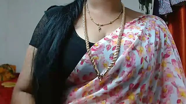 Snapshot of tamilharini chatting on 09/16/25, 05:30 tamilharini online show from 09/16/25, 05:30