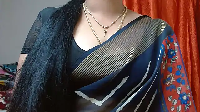 Snapshot of tamilharini chatting on 09/24/25, 05:44 tamilharini online show from 09/24/25, 05:44