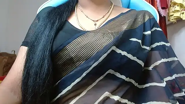 Snapshot of tamilharini chatting on 09/29/25, 04:50 tamilharini online show from 09/29/25, 04:50
