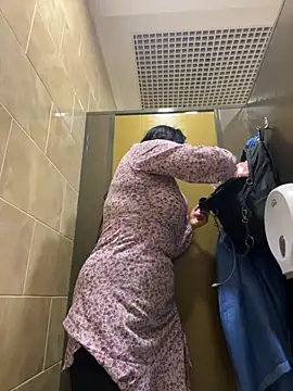 CrazzyChicks online show from 09/17/25, 06:15