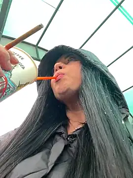 Snapshot of CrazzyChicks chatting on 04/15/26, 08:21 CrazzyChicks online show from 04/15/26, 08:21