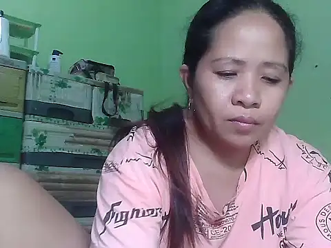 Snapshot of sweetlady_pinay chatting on 04/17/26, 11:35 sweetlady pinay online show from 04/17/26, 11:35