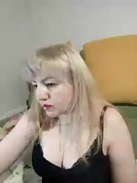 stefanyharper16 online show from 12/01/25, 04:45