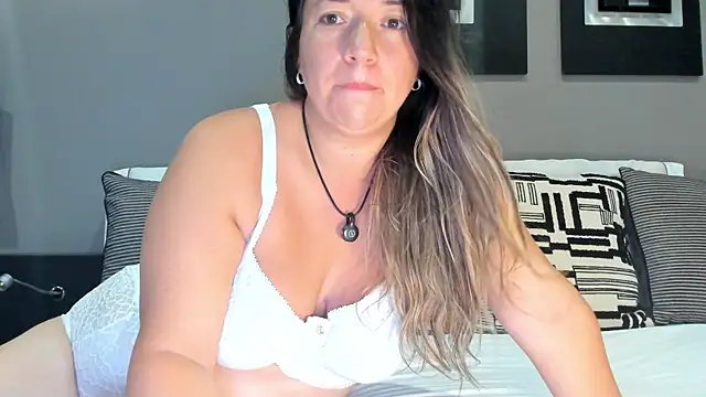 Snapshot of isabella_rossse chatting on 07/09/26, 04:05 isabella rossse online show from 07/09/26, 04:05