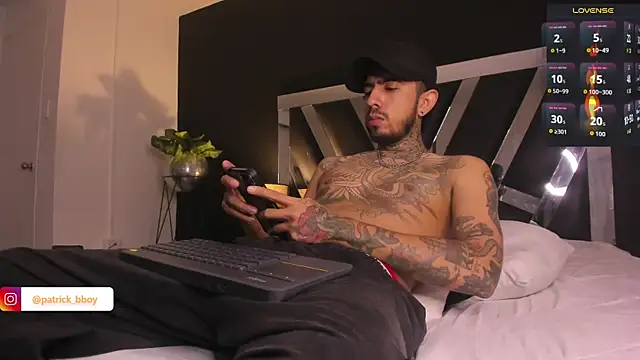 Snapshot of Evans_Osler chatting on 09/11/25, 02:11 Evans Osler online show from 09/11/25, 02:11