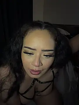 Snapshot of CarmelaAnthony chatting on 10/31/25, 01:23 CarmelaAnthony online show from 10/31/25, 01:23