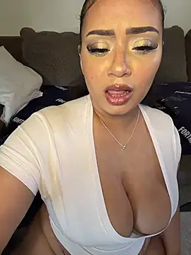 Snapshot of CarmelaAnthony chatting on 02/28/26, 04:19 CarmelaAnthony online show from 02/28/26, 04:19