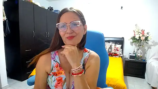 Xiimen online show from 10/27/25, 05:17