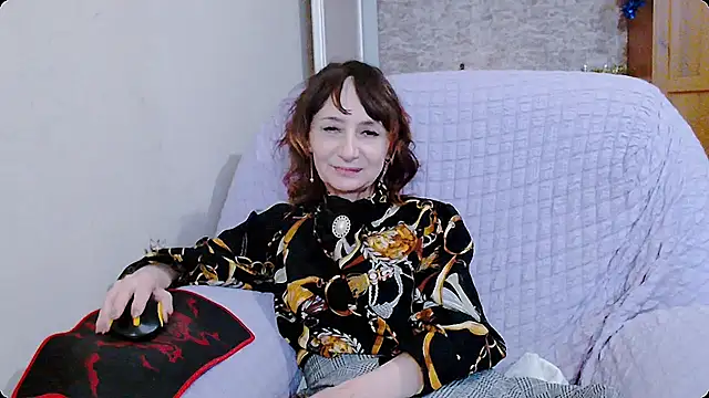 AnnieEltgant online show from 12/30/24, 10:10