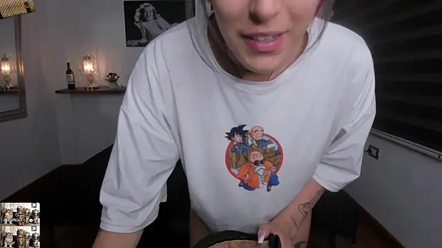 Snapshot of Mariana_Joness chatting on 03/17/25, 02:52 Mariana Joness online show from 03/17/25, 02:52