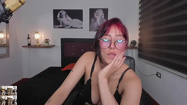 Snapshot of Mariana_Joness chatting on 03/21/25, 06:38 Mariana Joness online show from 03/21/25, 06:38