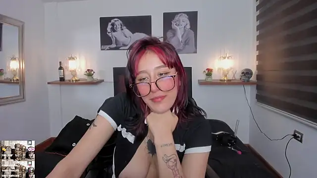 Snapshot of Mariana_Joness chatting on 03/23/25, 06:05 Mariana Joness online show from 03/23/25, 06:05