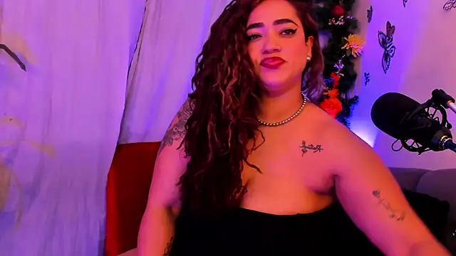 Snapshot of HannaMiills@xh chatting on 04/09/26, 01:38 HannaMiillsxh online show from 04/09/26, 01:38